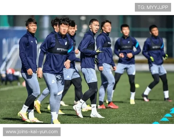 大连再挖潜力左后卫,梯队输送体系成效显著 大连再挖潜力左后卫,梯队输送体系成效显著