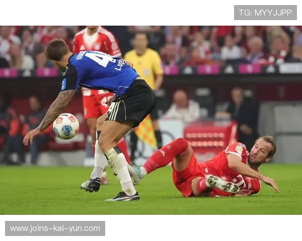 汉堡多次利用二点球形成威胁，精妙战术引领球队反攻