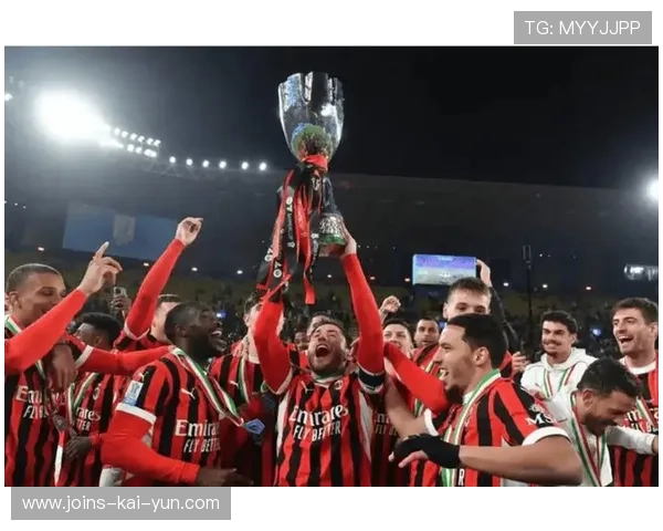 莱奥单刀挑射终结比赛AC米兰庆祝 莱奥单刀挑射终结比赛AC米兰庆祝